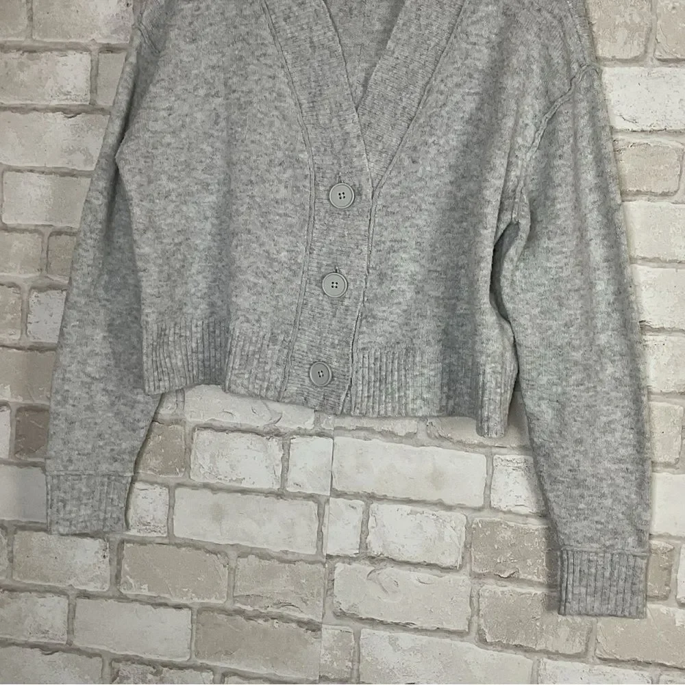 American Eagle Outfitters Light Gray Knit Button Up Cardigan Size XS